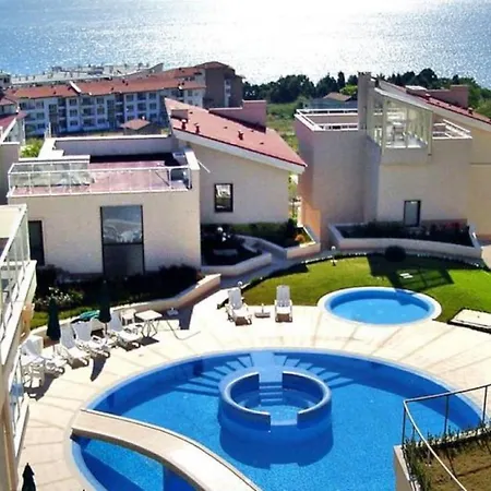 Sun Village Villa 6 *